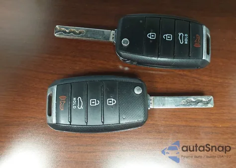 2017 Kia Optima Lx z USA, uszkodzony, nr VIN 5XXGT4L32HG160023